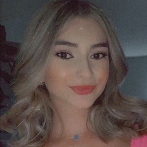 Meet your Posher, Zainab